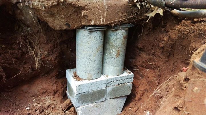 This is a closer view of our concrete pillars, blocks and shims. As you can see, these materials are very rugged and tough. They are meant to be put through tough environments and designed to last. From high pressure beneath the foundation to moist environments, they will stand tough to the test! 